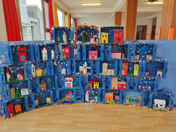 Foto 1 Presepe intero scuola Infanzia Maria immacolata Camino al Tagliamento